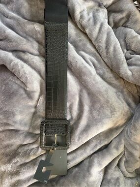 Express Black Croc-Embossed Wide Women's Belt